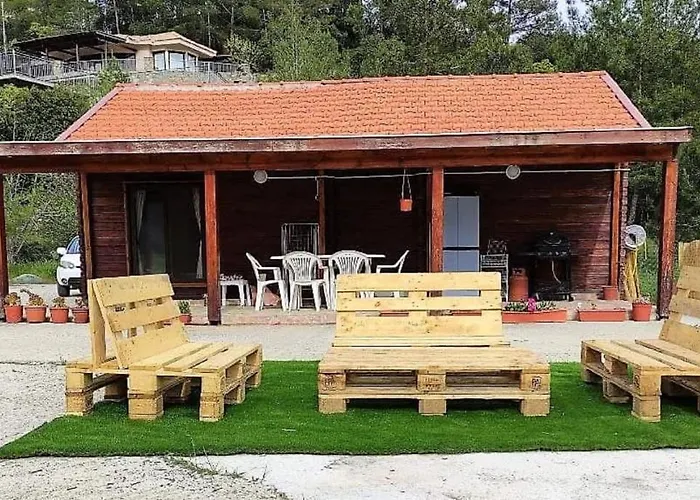 別荘 The Cosy Mountain With Stunning Views Near Troodos Kato Amiandos