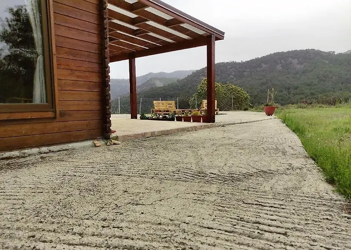 The Cosy Mountain With Stunning Views Near Troodos Kato Amiandos