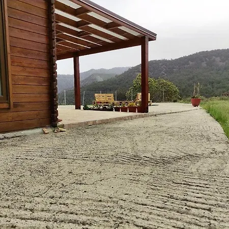 The Cosy Mountain With Stunning Views Near Troodos Kato Amiandos