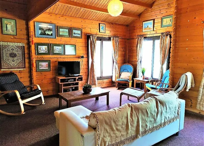 Semesterbostad The Cosy Mountain With Stunning Views Near Troodos Kato Amiandos